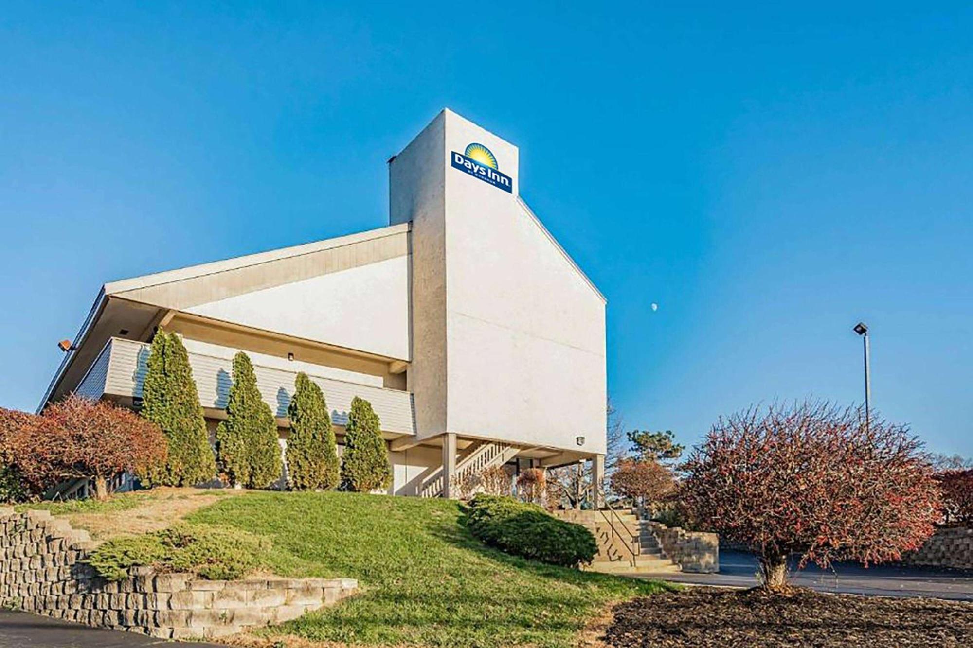 Days Inn By Wyndham Cincinnati I-71 Silverton Exterior foto